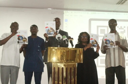 Dignitaries launching the report